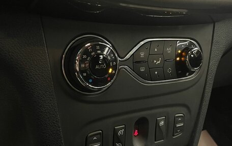 Renault Sandero II рестайлинг, 2015 год, 785 000 рублей, 10 фотография