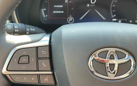 Toyota Highlander, 2025 год, 5 300 000 рублей, 15 фотография