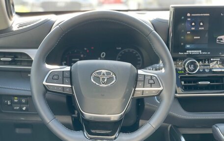 Toyota Highlander, 2025 год, 5 300 000 рублей, 17 фотография