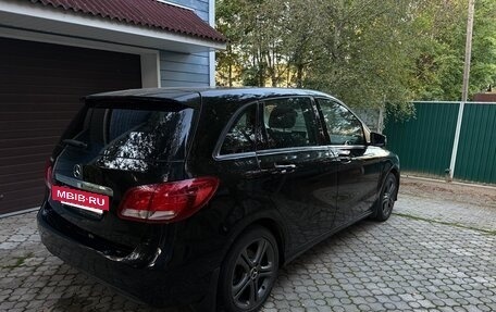 Mercedes-Benz B-Класс, 2015 год, 1 800 000 рублей, 4 фотография