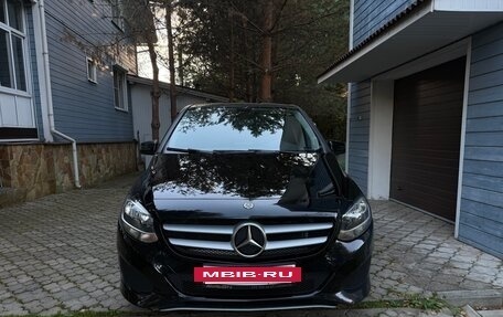 Mercedes-Benz B-Класс, 2015 год, 1 800 000 рублей, 2 фотография