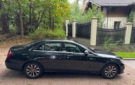 Mercedes-Benz E-Класс, 2019 год, 2 400 000 рублей, 4 фотография