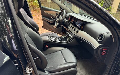 Mercedes-Benz E-Класс, 2019 год, 2 400 000 рублей, 6 фотография