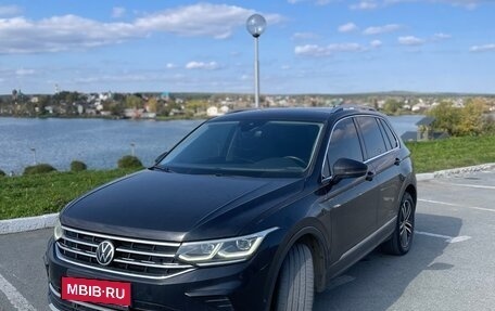 Volkswagen Tiguan II, 2021 год, 3 500 000 рублей, 1 фотография