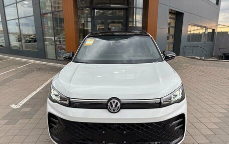 Volkswagen Tiguan, 2025 год, 4 890 000 рублей, 2 фотография
