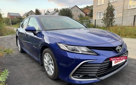 Toyota Camry, 2021 год, 3 090 000 рублей, 3 фотография