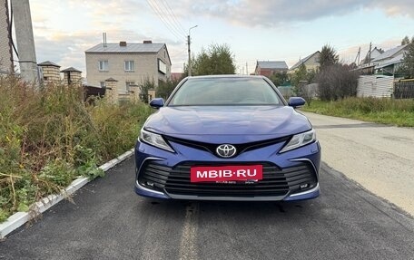 Toyota Camry, 2021 год, 3 090 000 рублей, 4 фотография
