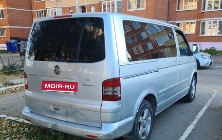 Volkswagen Caravelle T5, 2004 год, 1 700 000 рублей, 3 фотография