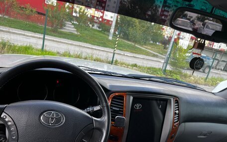 Toyota Land Cruiser 100 рестайлинг 2, 2006 год, 2 380 000 рублей, 1 фотография