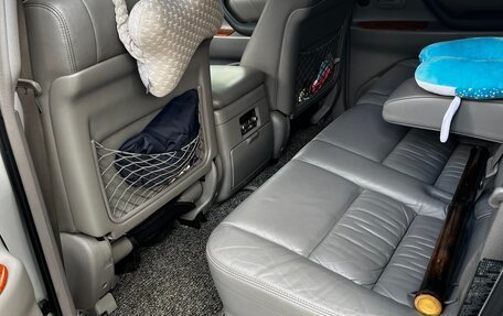 Toyota Land Cruiser 100 рестайлинг 2, 2006 год, 2 380 000 рублей, 2 фотография