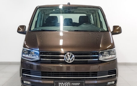 Volkswagen Caravelle T6 рестайлинг, 2017 год, 3 535 000 рублей, 2 фотография