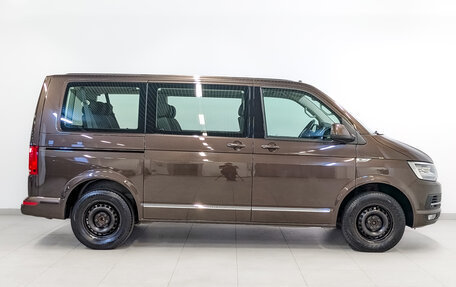 Volkswagen Caravelle T6 рестайлинг, 2017 год, 3 535 000 рублей, 4 фотография