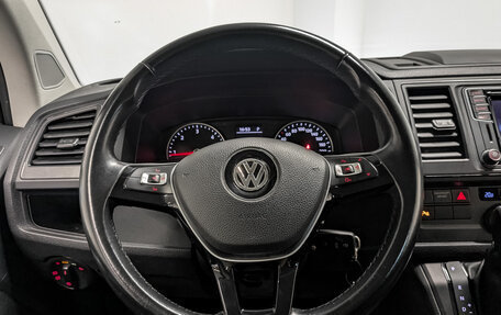 Volkswagen Caravelle T6 рестайлинг, 2017 год, 3 535 000 рублей, 21 фотография