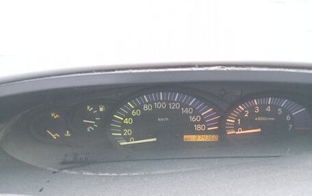 Toyota Estima III рестайлинг -2, 2002 год, 585 000 рублей, 36 фотография