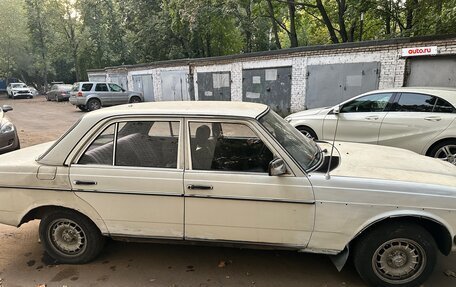 Mercedes-Benz W123, 1982 год, 340 000 рублей, 6 фотография
