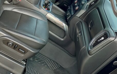 Chevrolet Silverado, 2020 год, 4 600 000 рублей, 15 фотография