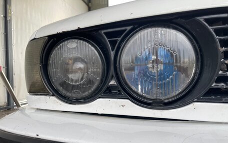 BMW 5 серия, 1988 год, 300 000 рублей, 15 фотография
