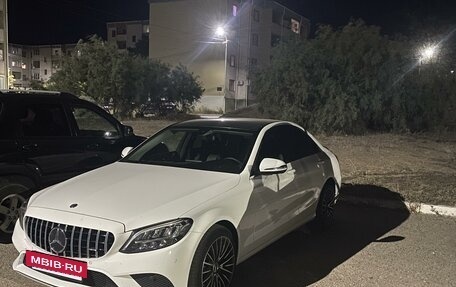 Mercedes-Benz C-Класс, 2018 год, 2 500 000 рублей, 2 фотография
