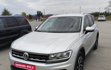 Volkswagen Tiguan II, 2018 год, 2 650 000 рублей, 2 фотография