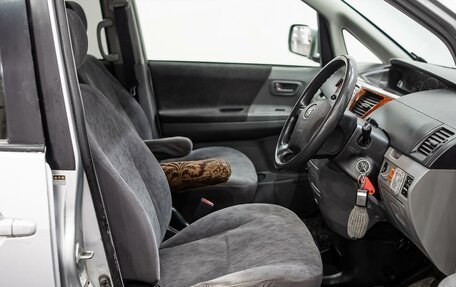 Toyota Noah III, 2004 год, 915 000 рублей, 6 фотография