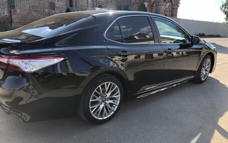 Toyota Camry, 2017 год, 2 700 000 рублей, 5 фотография