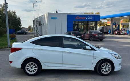 Hyundai Solaris II рестайлинг, 2015 год, 870 000 рублей, 3 фотография