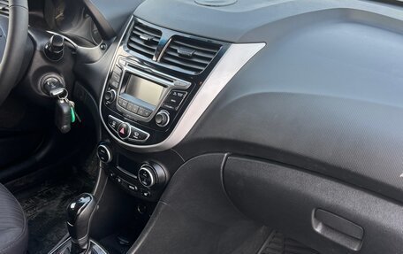 Hyundai Solaris II рестайлинг, 2015 год, 870 000 рублей, 15 фотография