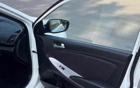 Hyundai Solaris II рестайлинг, 2015 год, 870 000 рублей, 16 фотография