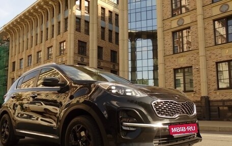 KIA Sportage IV рестайлинг, 2020 год, 2 490 000 рублей, 2 фотография
