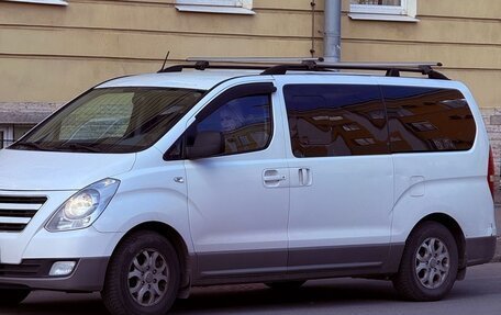 Hyundai H-1 II рестайлинг, 2013 год, 1 580 000 рублей, 4 фотография
