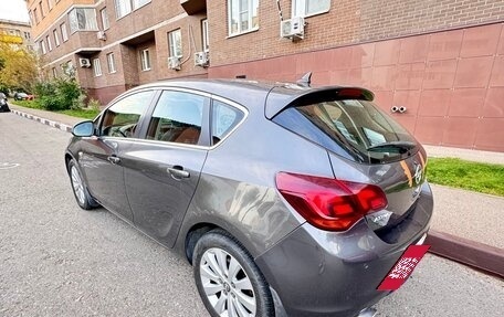 Opel Astra J, 2010 год, 730 000 рублей, 3 фотография