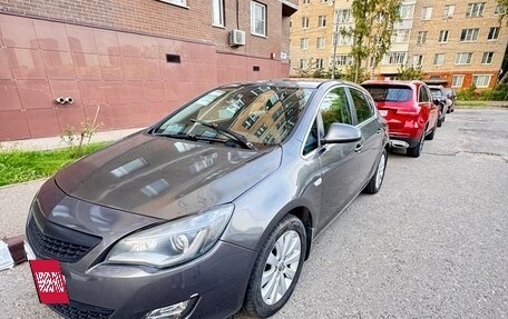 Opel Astra J, 2010 год, 730 000 рублей, 2 фотография
