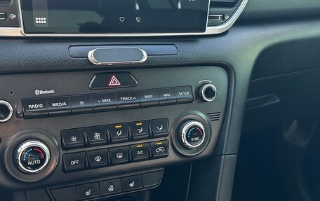 KIA Sportage IV рестайлинг, 2020 год, 2 800 000 рублей, 30 фотография