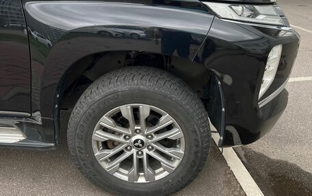 Mitsubishi Pajero Sport III рестайлинг, 2020 год, 3 500 000 рублей, 2 фотография