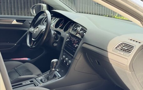 Volkswagen Golf VII, 2019 год, 1 930 000 рублей, 10 фотография