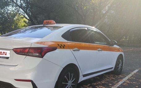 Hyundai Solaris II рестайлинг, 2017 год, 650 000 рублей, 2 фотография