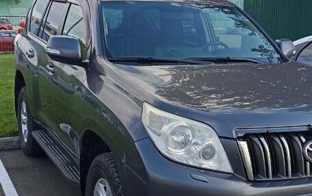 Toyota Land Cruiser Prado 150 рестайлинг 2, 2011 год, 1 700 000 рублей, 2 фотография