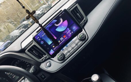 Toyota RAV4, 2019 год, 2 980 000 рублей, 13 фотография