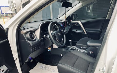 Toyota RAV4, 2019 год, 2 980 000 рублей, 14 фотография