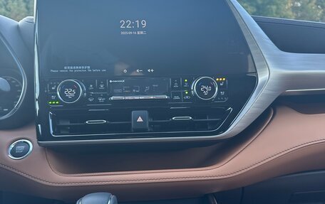 Toyota Highlander, 2025 год, 5 450 000 рублей, 6 фотография