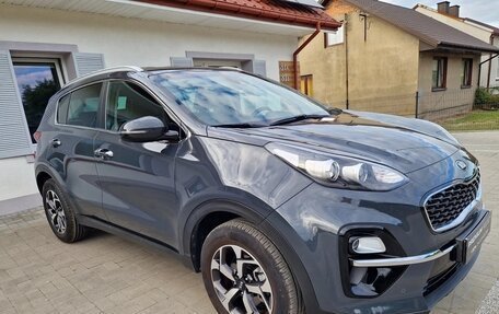 KIA Sportage IV рестайлинг, 2020 год, 1 400 000 рублей, 2 фотография