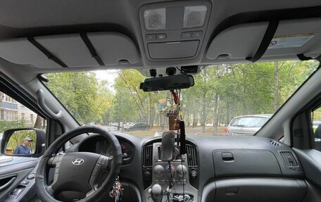 Hyundai H-1 II рестайлинг, 2012 год, 1 250 000 рублей, 3 фотография