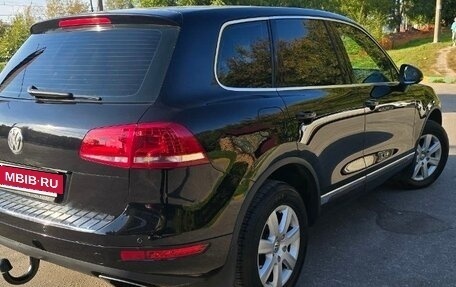 Volkswagen Touareg III, 2012 год, 1 750 000 рублей, 2 фотография