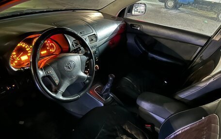 Toyota Avensis III рестайлинг, 2005 год, 899 000 рублей, 6 фотография