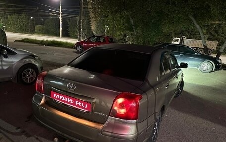 Toyota Avensis III рестайлинг, 2005 год, 899 000 рублей, 5 фотография