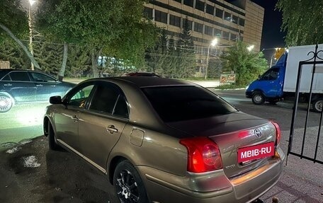 Toyota Avensis III рестайлинг, 2005 год, 899 000 рублей, 4 фотография