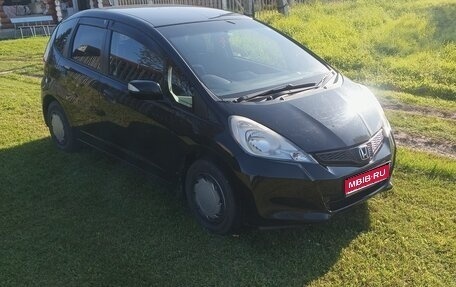 Honda Fit III, 2011 год, 830 000 рублей, 1 фотография