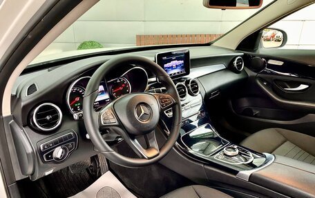 Mercedes-Benz C-Класс, 2017 год, 1 999 000 рублей, 10 фотография