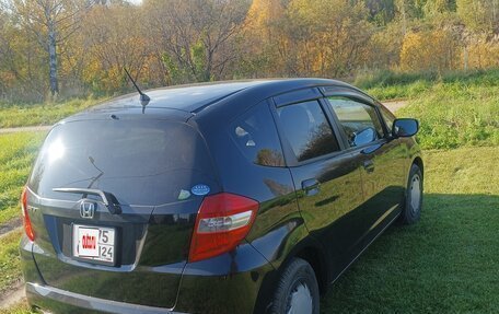Honda Fit III, 2011 год, 830 000 рублей, 6 фотография