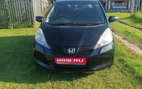 Honda Fit III, 2011 год, 830 000 рублей, 3 фотография
